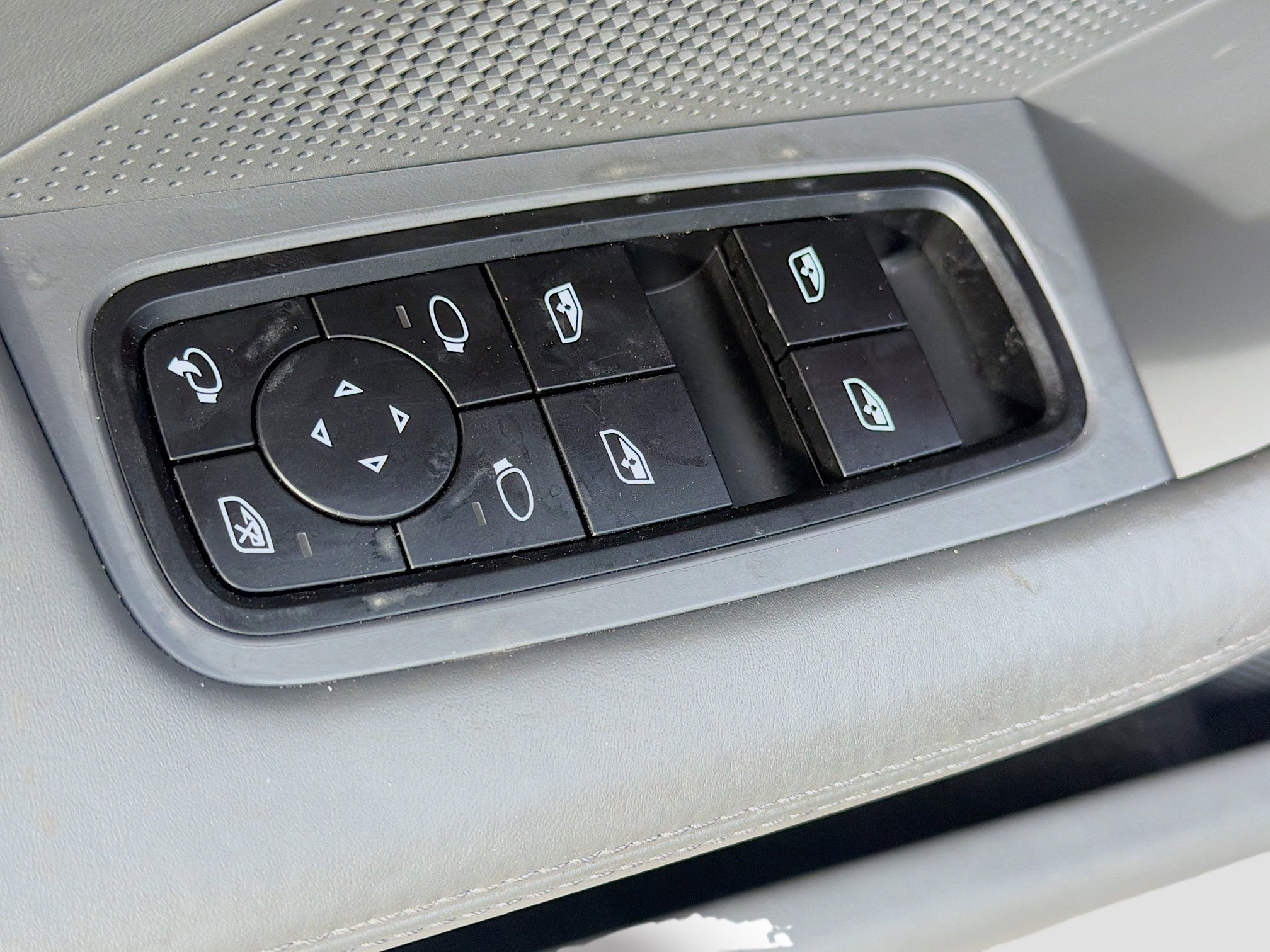 Used 2022 Porsche Taycan GTS w/ Premium Package (P6U) image 22