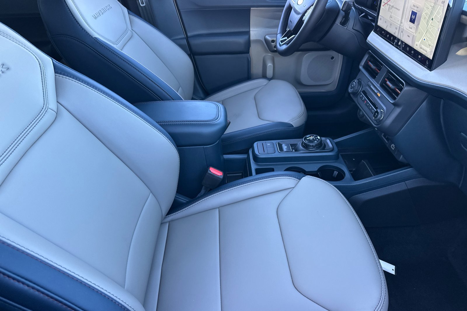 Used 2026 Ford Maverick Lariat image 14