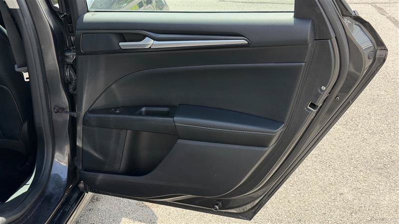 Used 2018 Ford Fusion Titanium AWD/4WD image 38