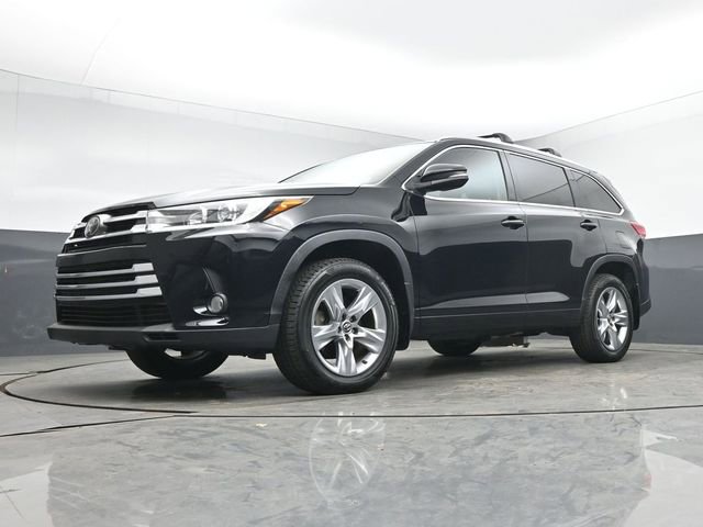 Used 2017 Toyota Highlander Limited AWD/4WD image 40