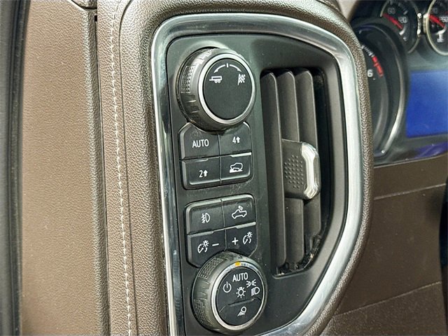 Used 2019 Chevrolet Silverado 1500 LTZ image 12