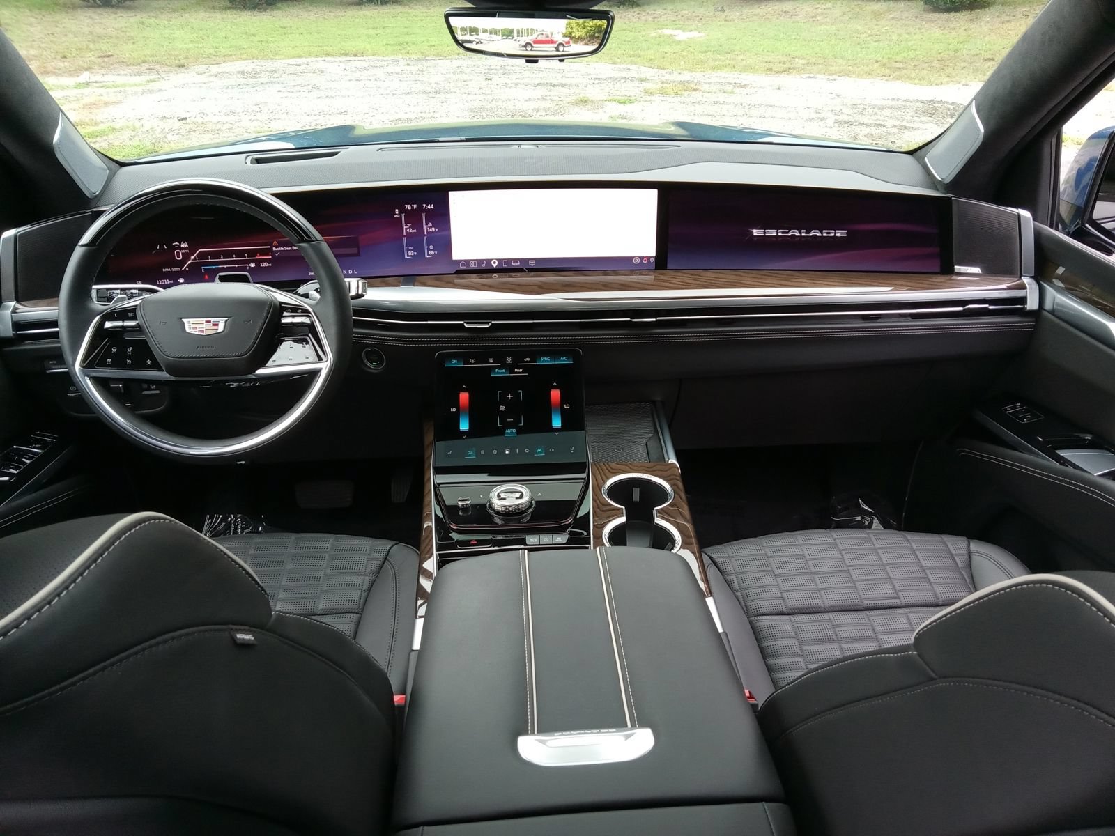 Certified 2026 Cadillac Escalade Platinum Sport AWD/4WD image 16