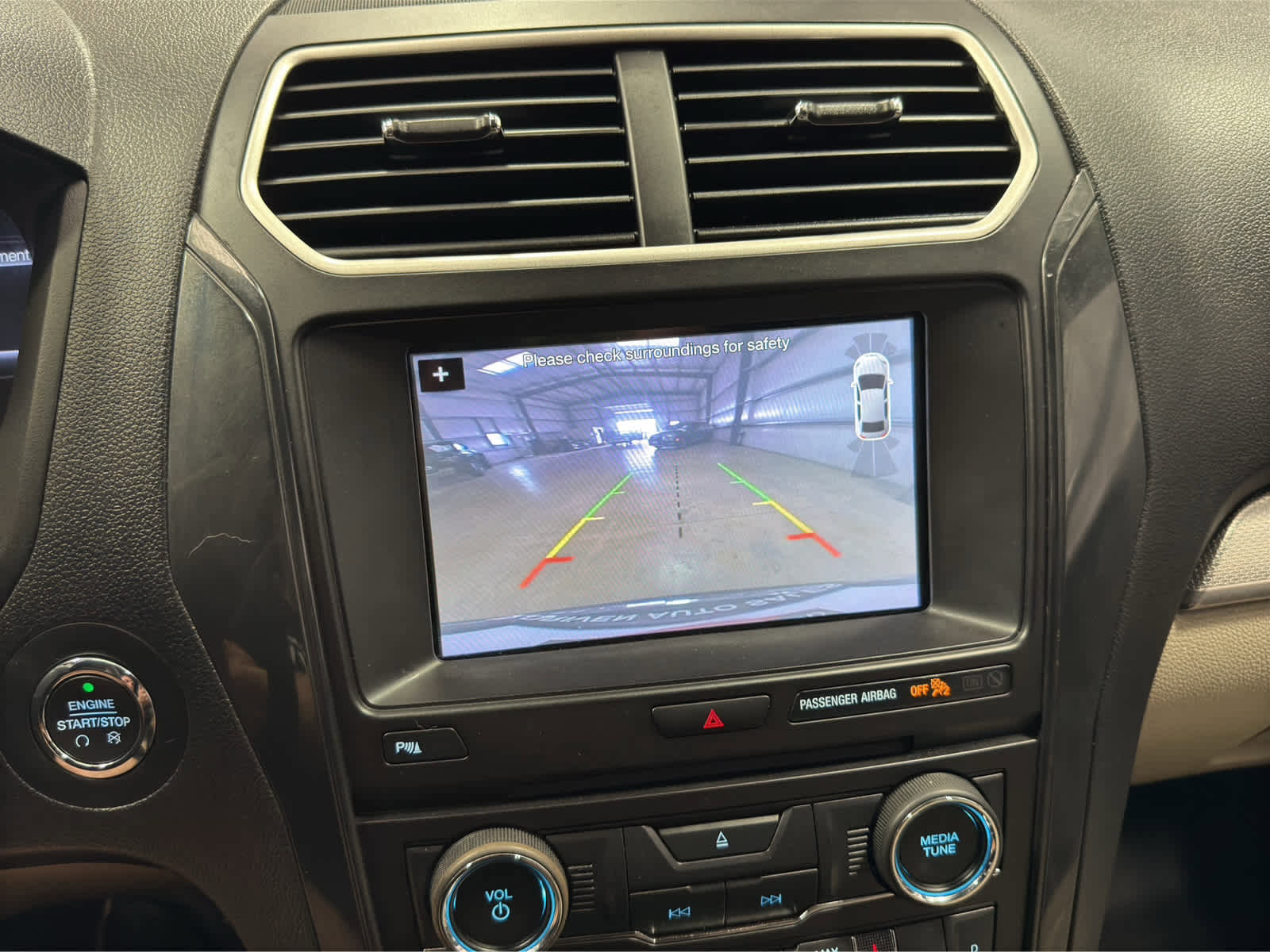 Used 2018 Ford Explorer XLT w/ Equipment Group 202A image 19