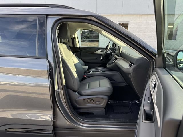 Used 2026 Ford Explorer Active w/ Active Comfort Package AWD/4WD image 11