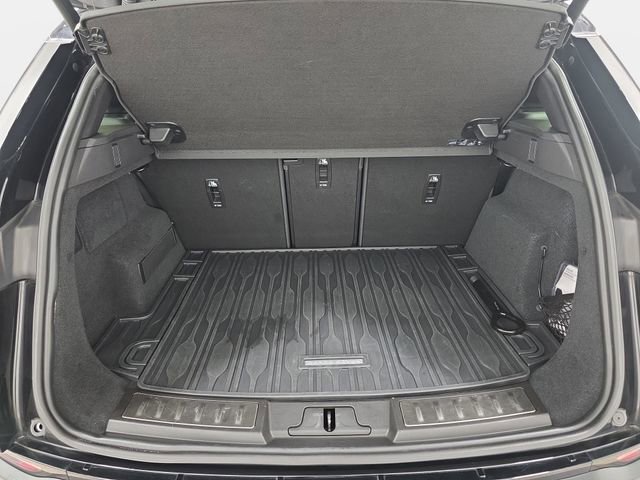 Used 2023 Land Rover Range Rover Evoque R-Dynamic SE image 35