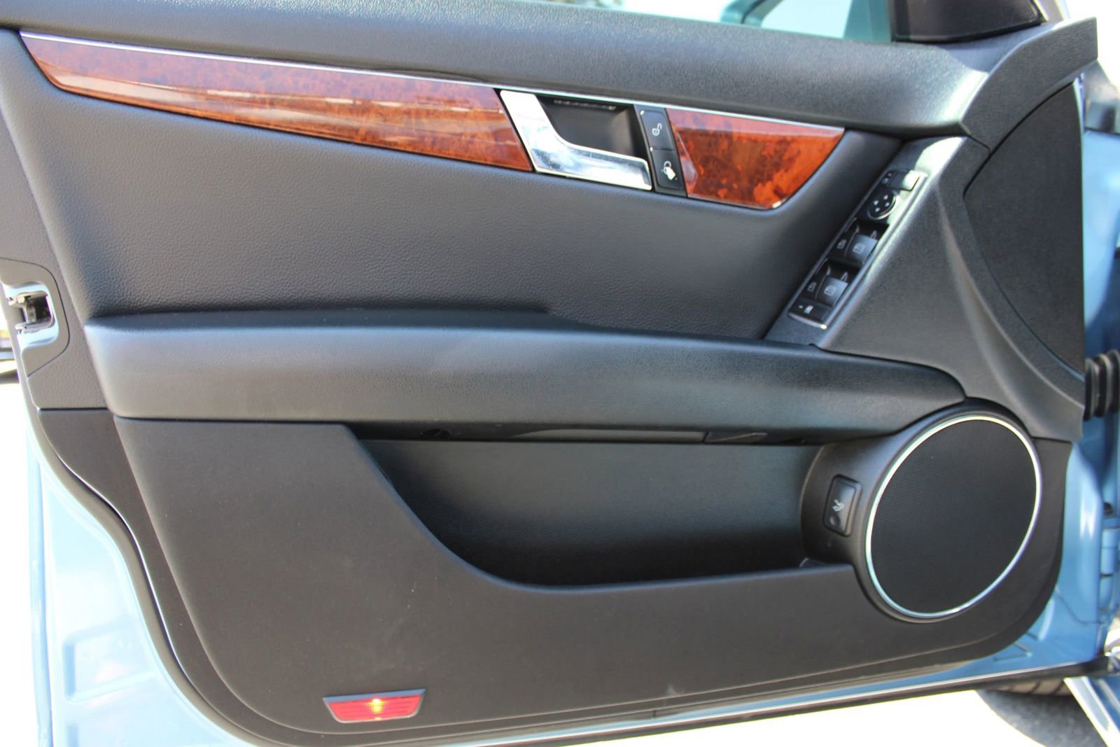 Used 2010 Mercedes-Benz C 300 Sedan image 7
