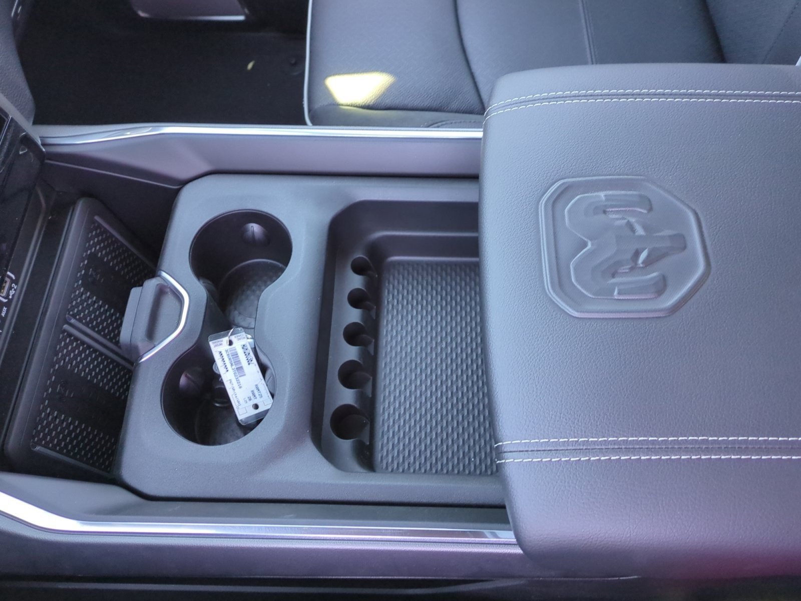 New 2026 RAM 2500 Laramie AWD/4WD image 15