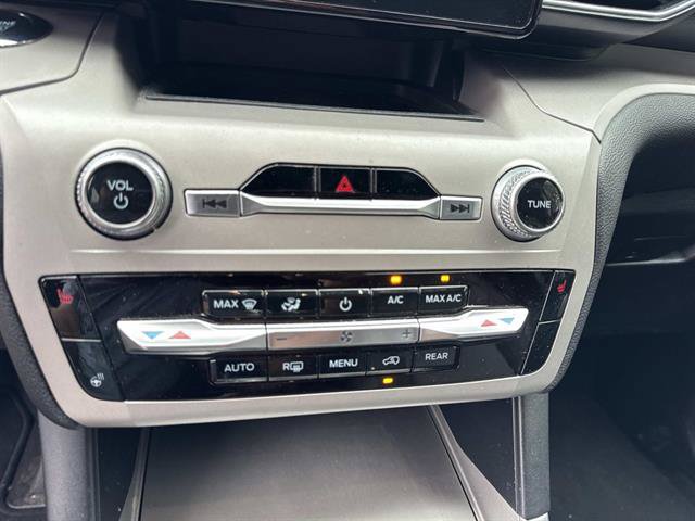 Certified 2023 Ford Explorer XLT w/ Equipment Group 202A AWD/4WD image 16