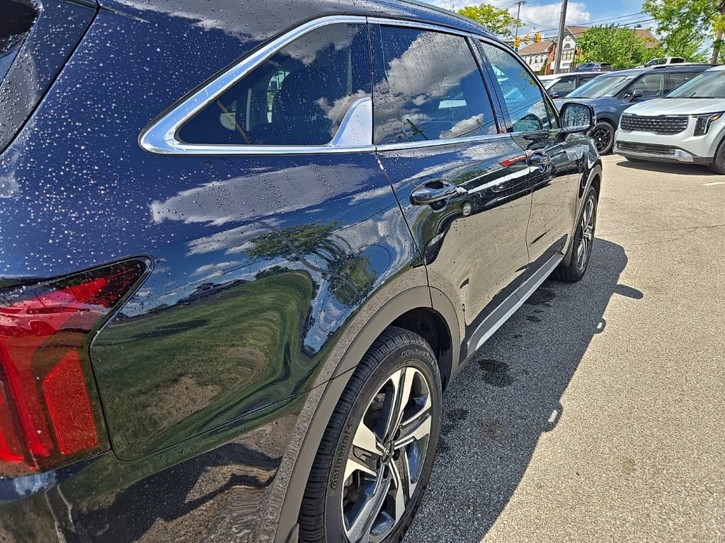 Certified 2023 Kia Sorento SX Prestige AWD/4WD image 3