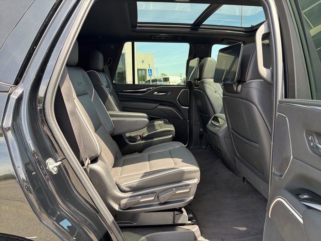 Used 2023 Cadillac Escalade Sport AWD/4WD image 19