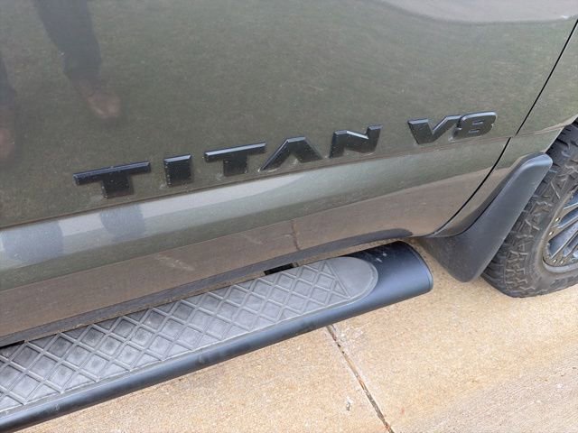Used 2019 Nissan Titan SV w/ SV Convenience Package image 3