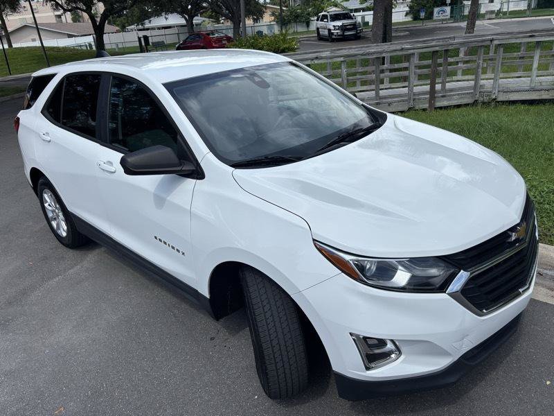 Used 2020 Chevrolet Equinox LS w/ LS Convenience Package FWD image 4