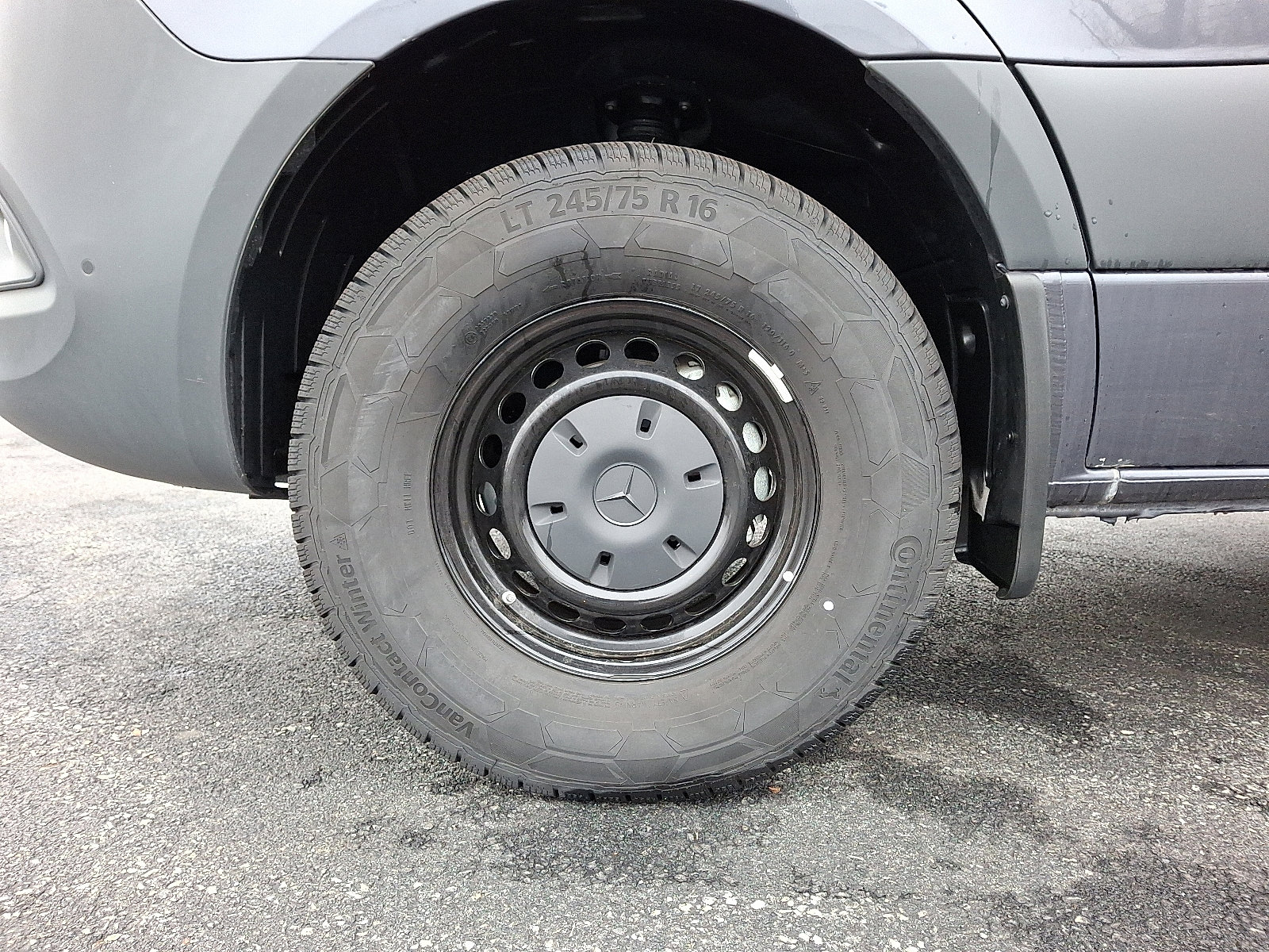 Used 2024 Mercedes-Benz Sprinter 144 Cargo image 8