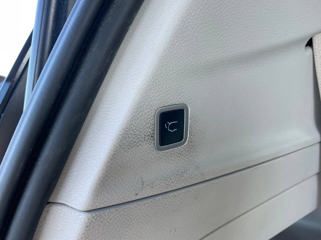 Used 2024 Chrysler Voyager LX FWD image 35