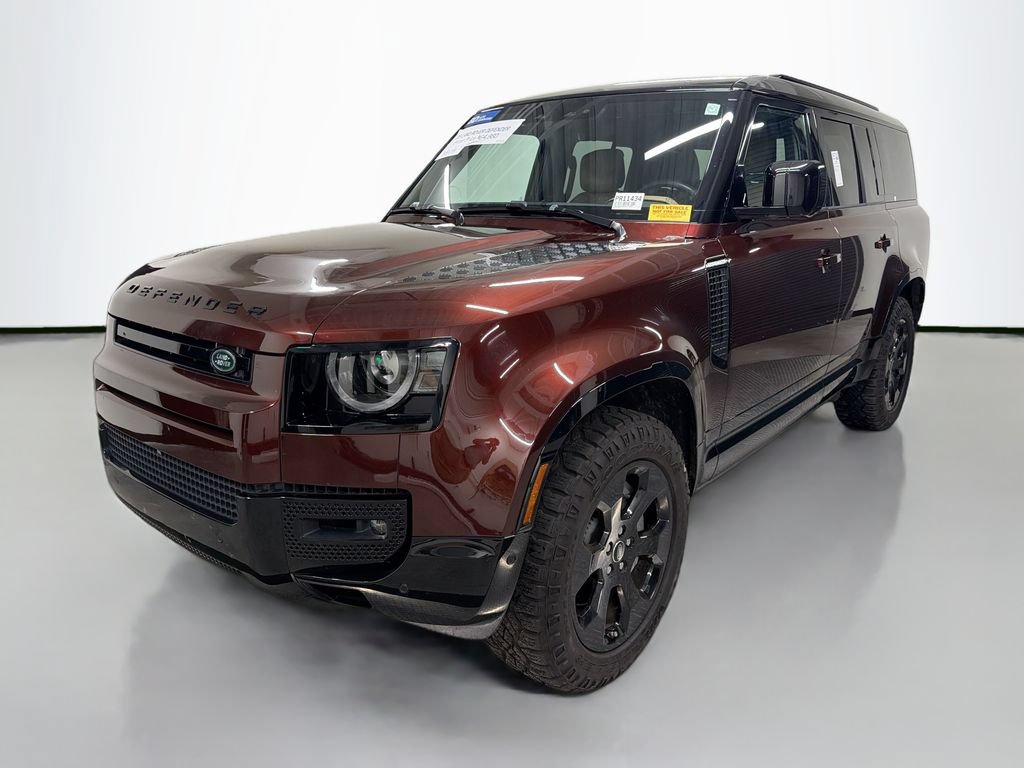 Used 2025 Land Rover Defender 130 X-Dynamic SE AWD/4WD image 1
