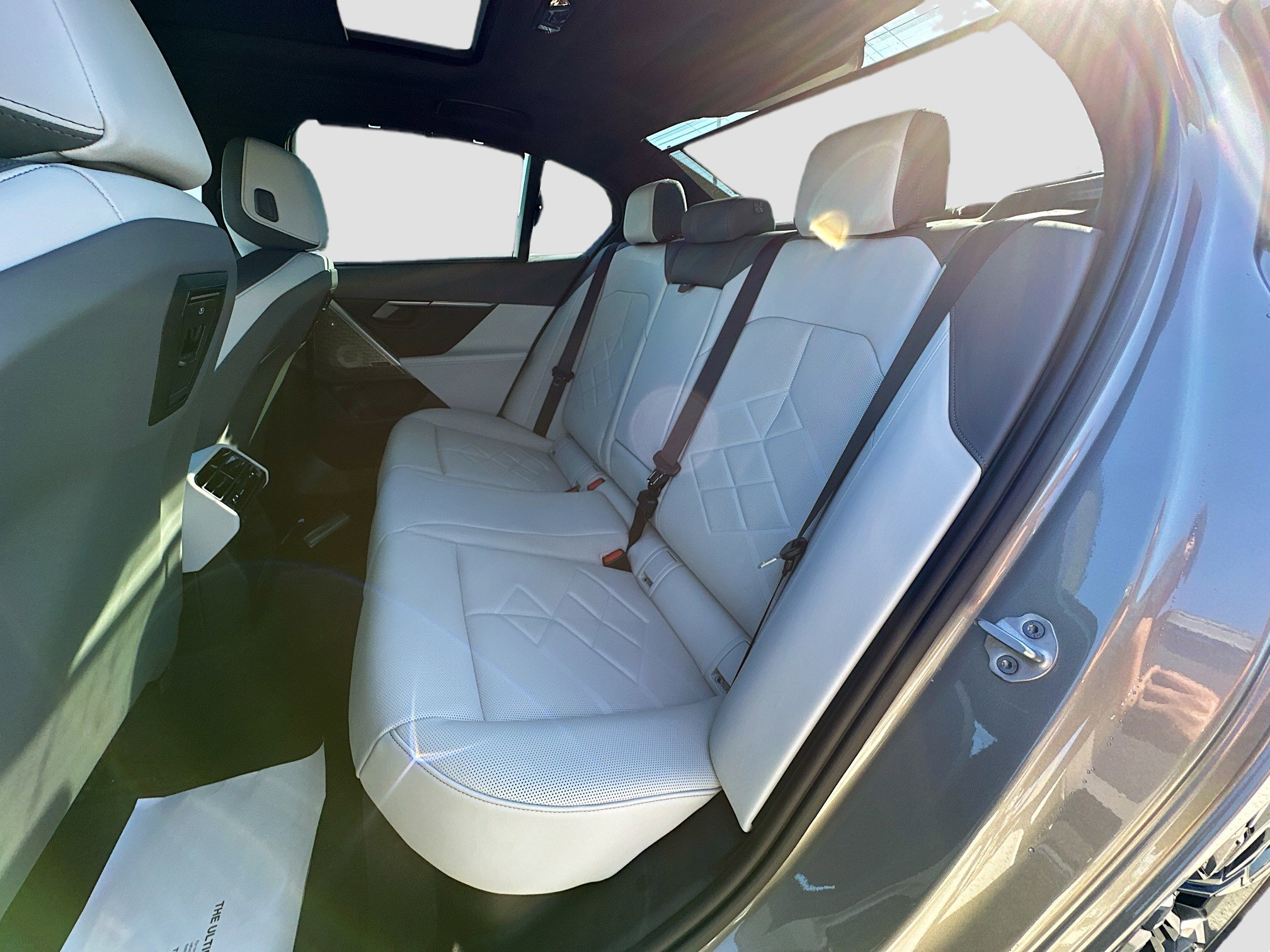 New 2026 BMW 550e xDrive w/ Executive Package image 19