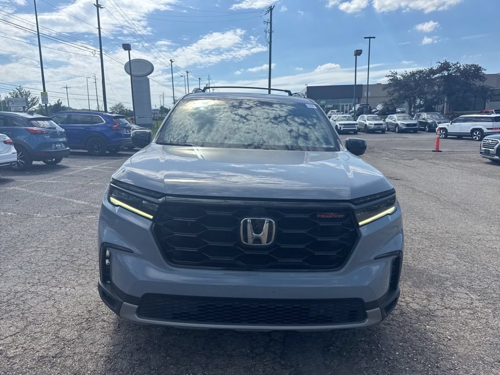 Used 2023 Honda Pilot TrailSport image 8