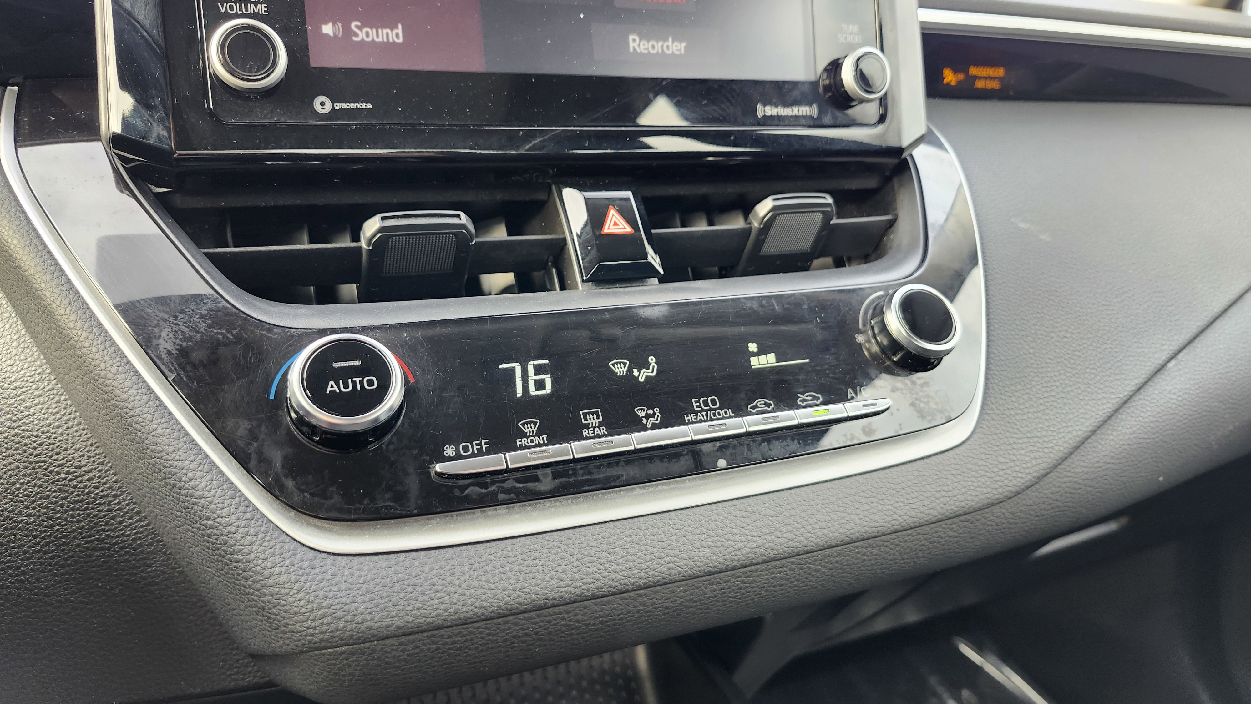 Used 2022 Toyota Corolla LE image 28