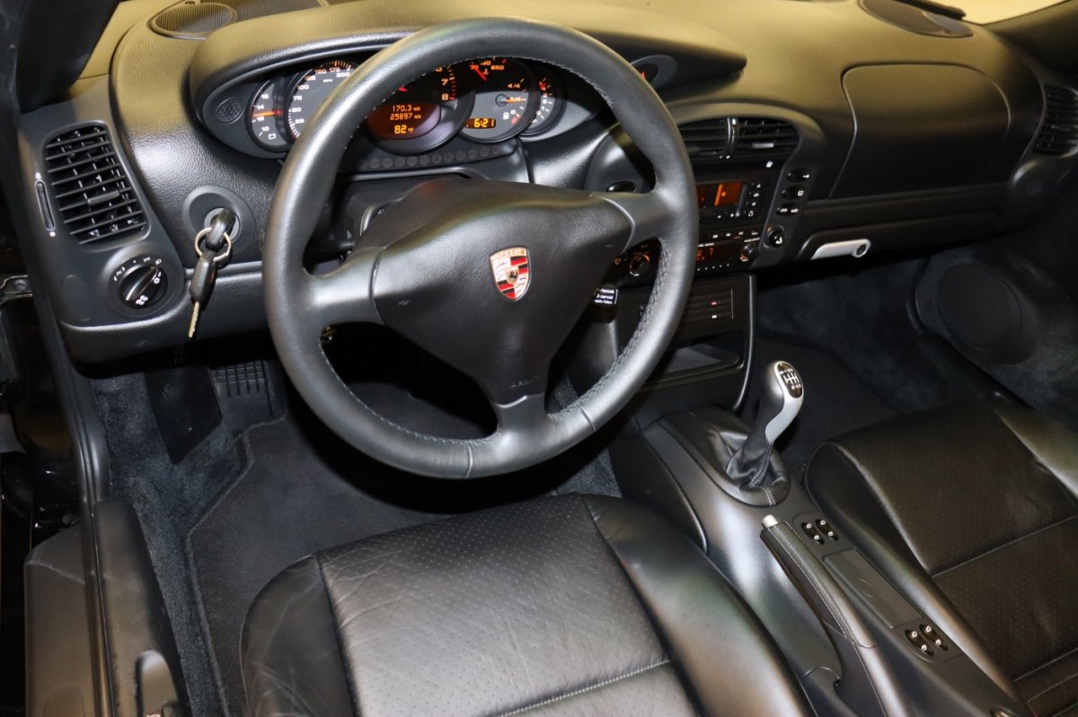 Used 2003 Porsche 911 Carrera image 17