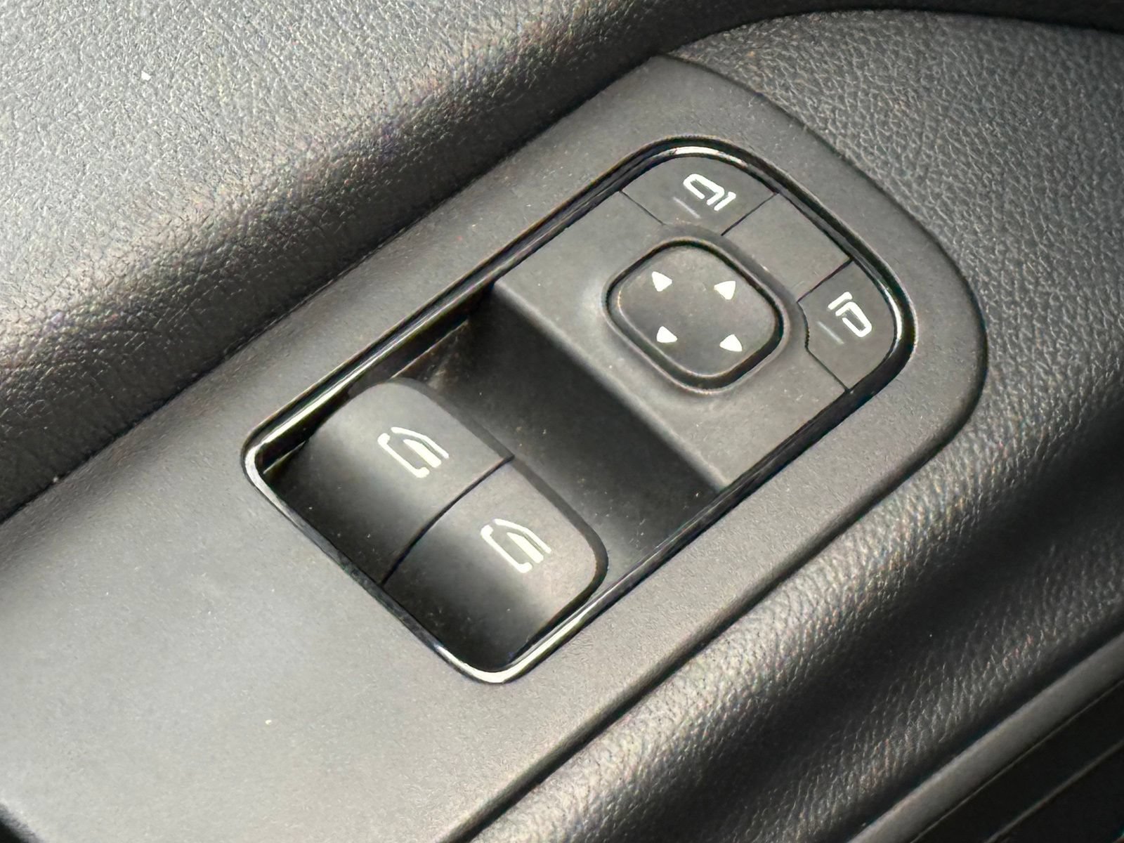 Used 2021 Mercedes-Benz Sprinter 4500 image 38