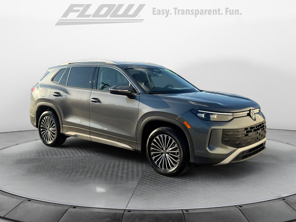 Used 2025 Volkswagen Tiguan S w/ 18" Wheel Package