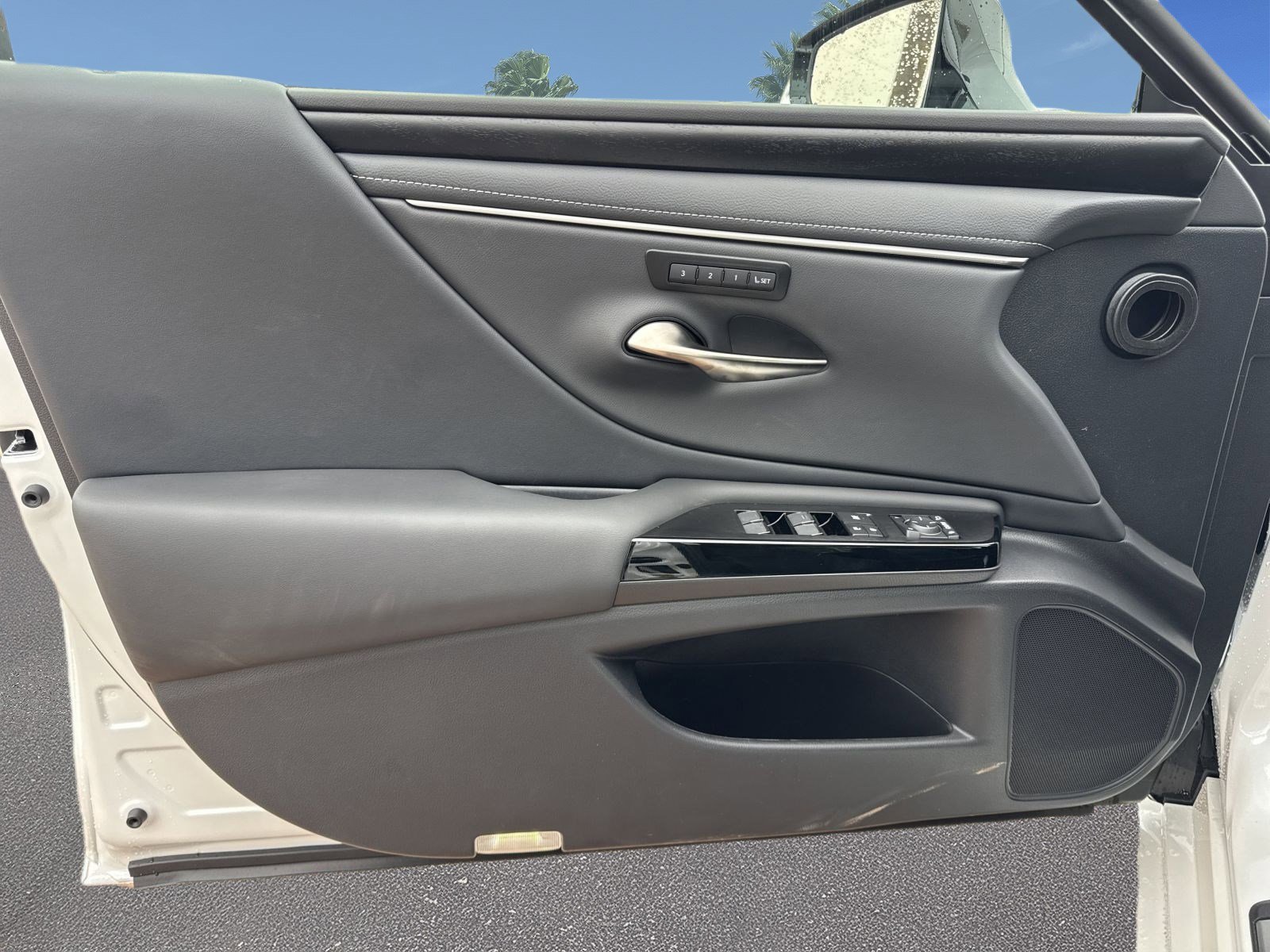 New 2025 Lexus ES 350 w/ Premium Package image 15