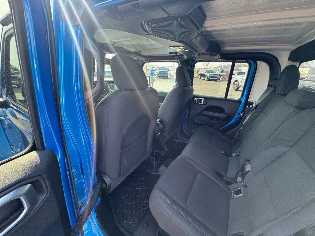 Used 2022 Jeep Gladiator Overland image 11