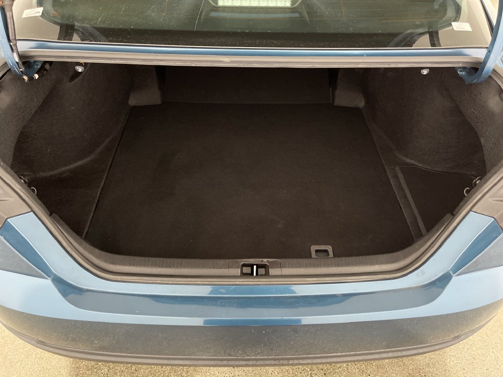 Used 2025 Toyota Camry LE FWD image 10