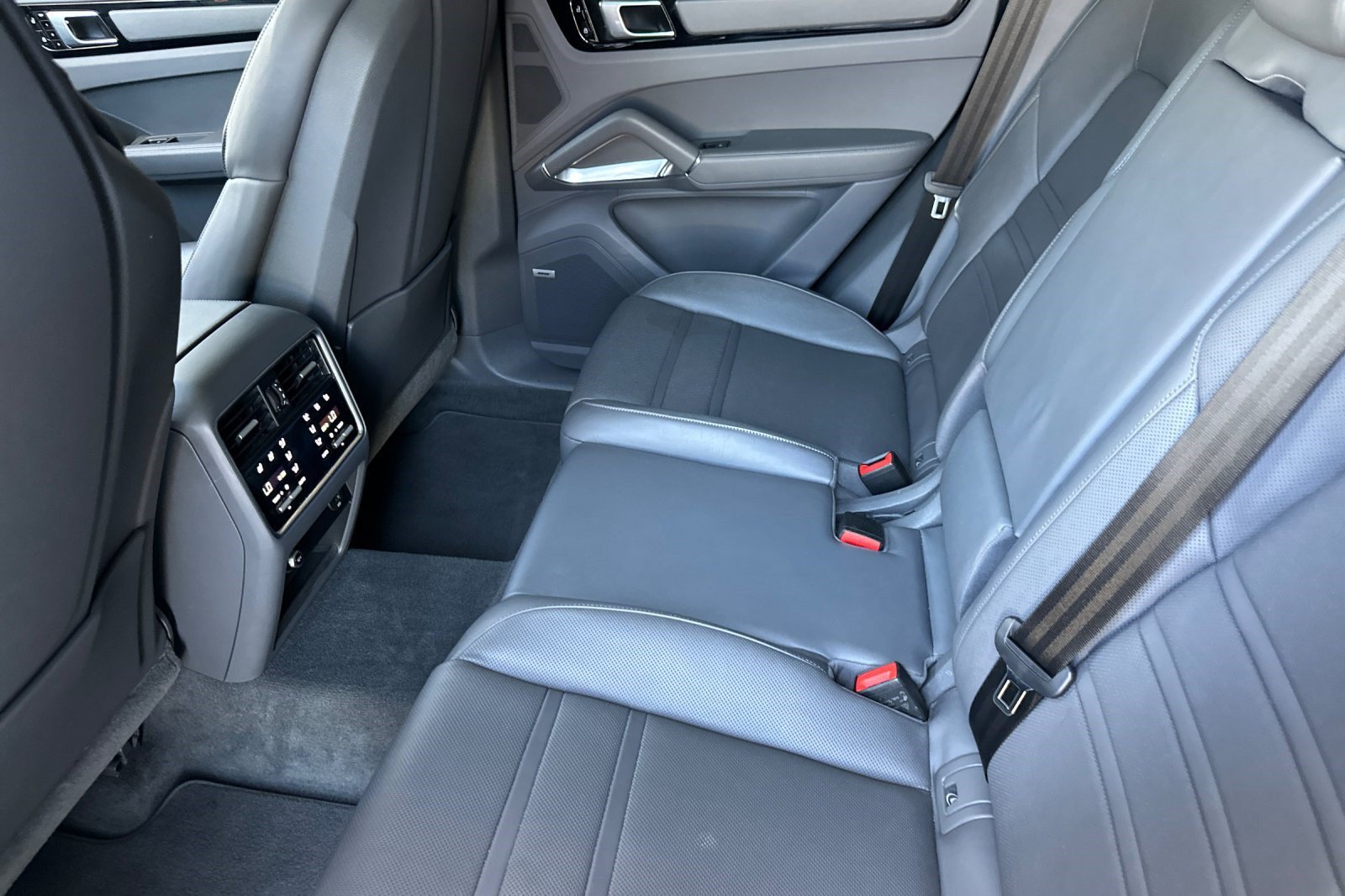 Used 2019 Porsche Cayenne Turbo AWD/4WD image 27