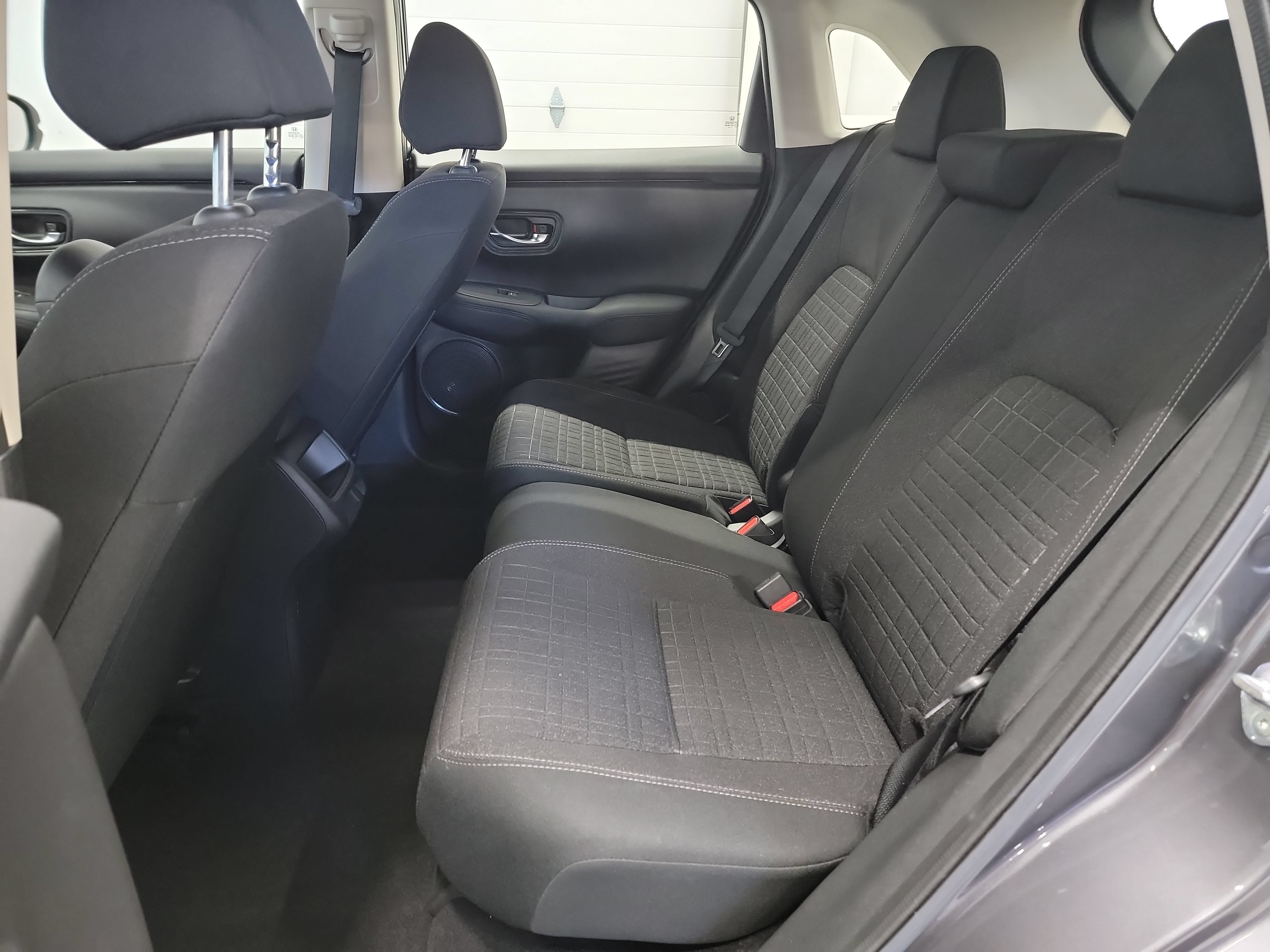 Used 2023 Honda HR-V LX image 27