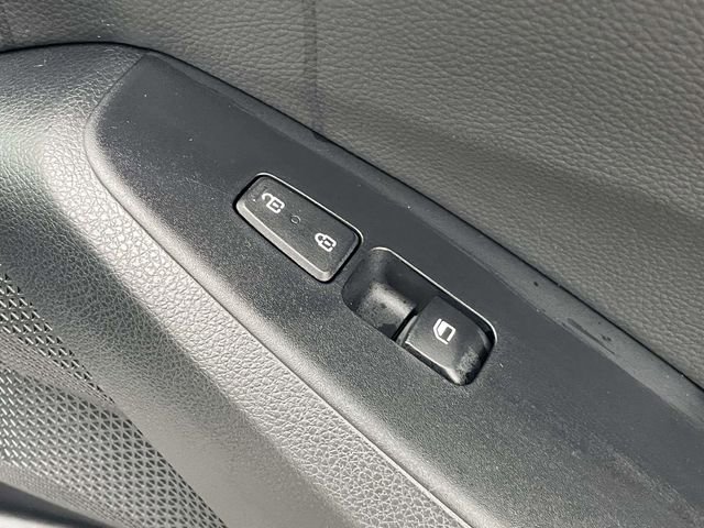 New 2026 Kia Seltos S FWD image 17