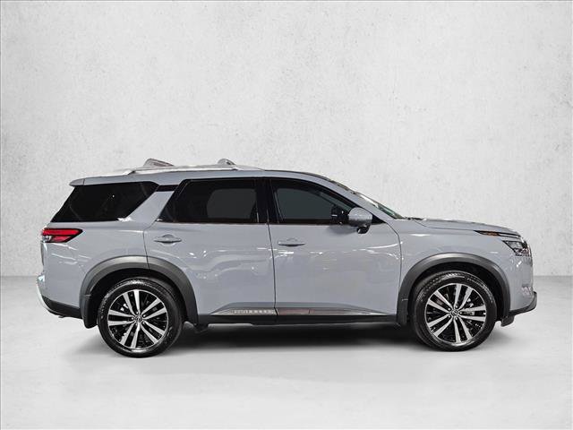 Used 2025 Nissan Pathfinder Platinum AWD/4WD image 4