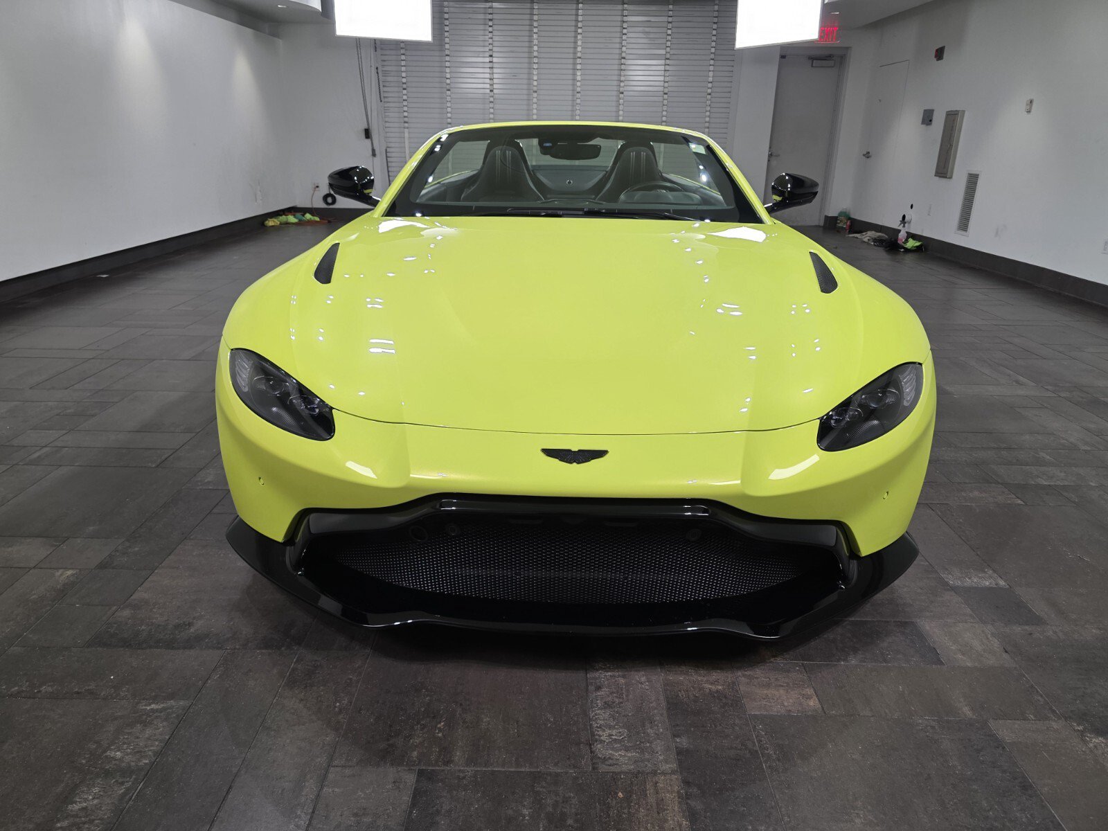Used 2023 Aston Martin V8 Vantage Roadster RWD image 7