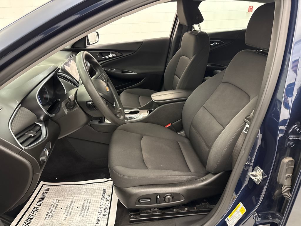 Used 2021 Chevrolet Malibu LT FWD image 10