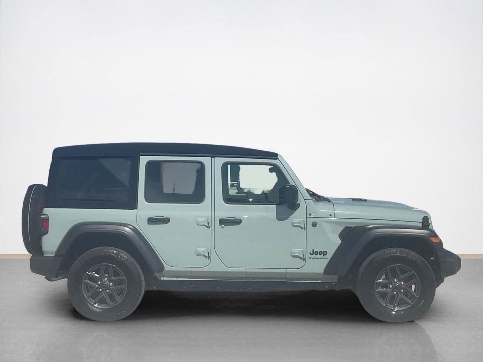 Used 2024 Jeep Wrangler Sport S image 9
