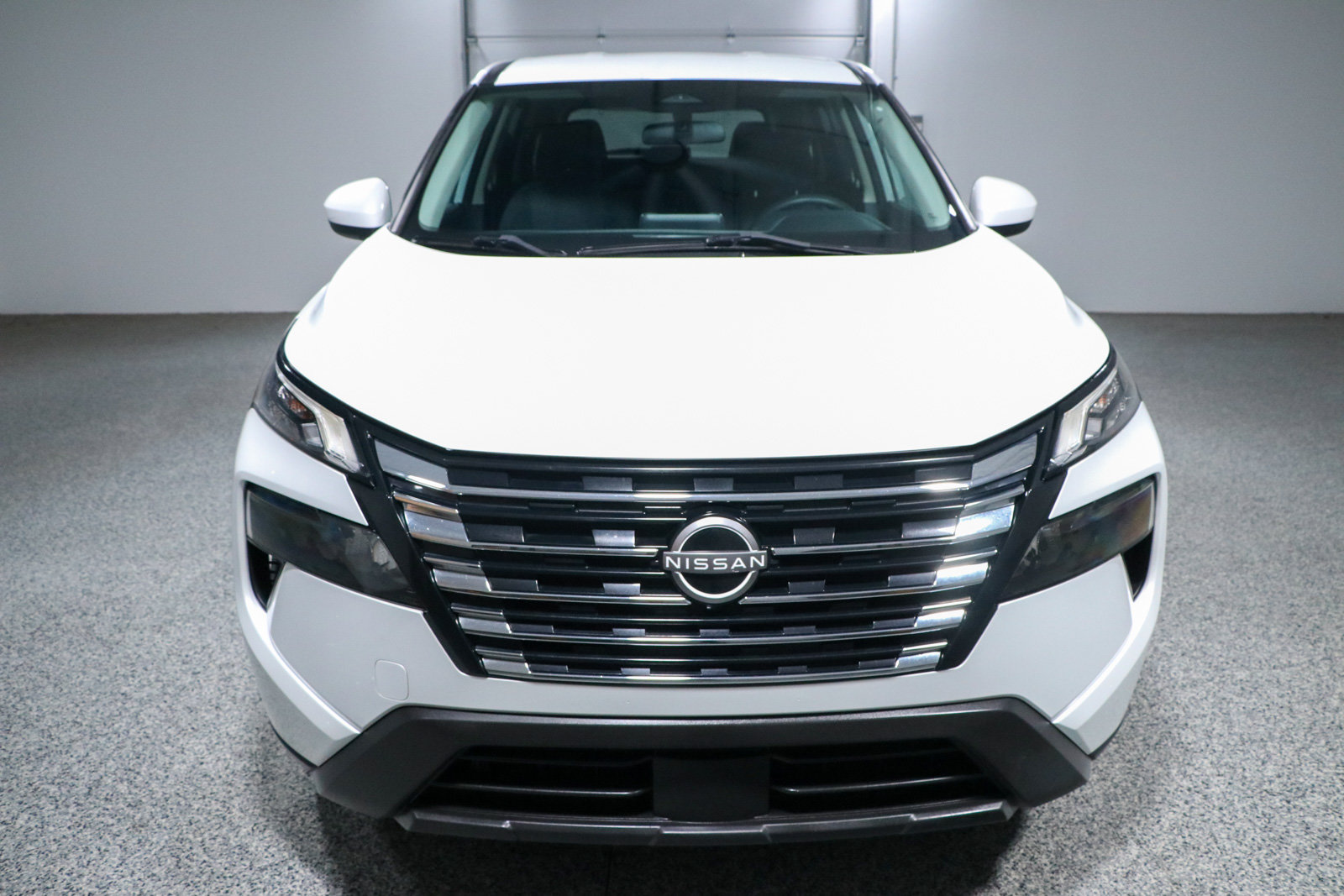 Used 2024 Nissan Rogue SV FWD image 4