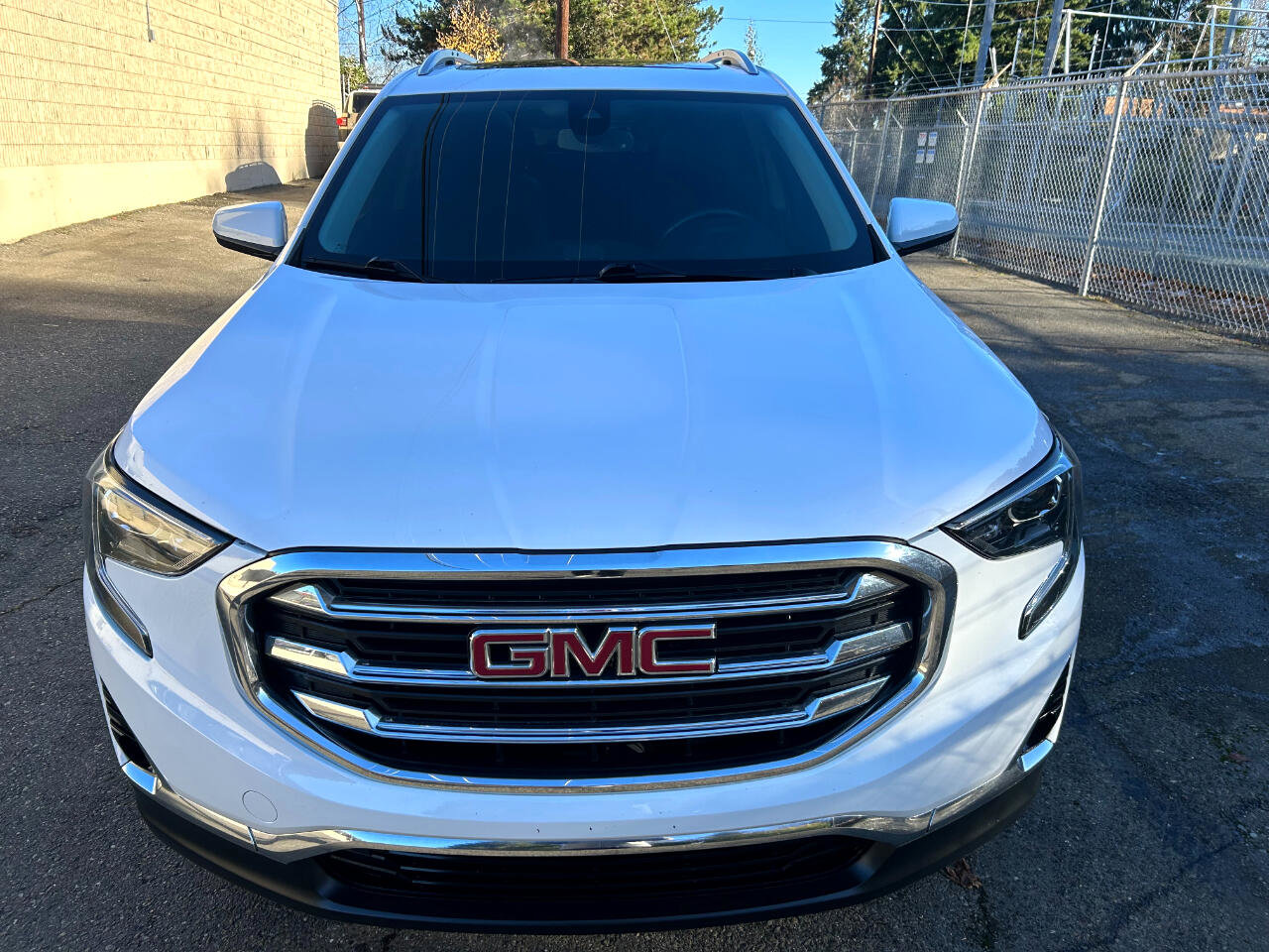Used 2019 GMC Terrain SLT w/ Infotainment Package II image 2