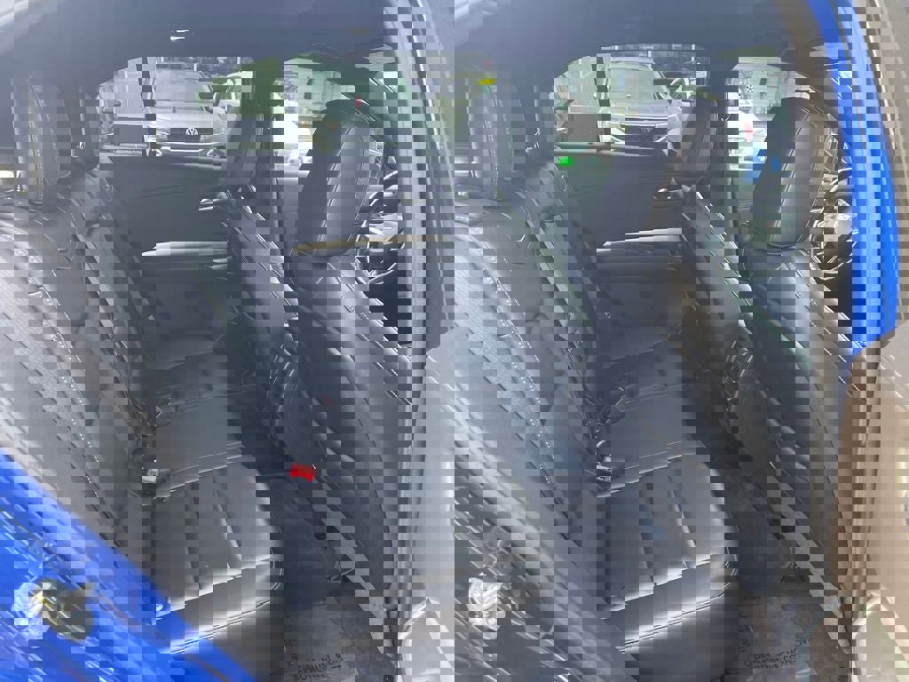 Used 2022 Cadillac XT4 Premium Luxury w/ Safety Alert Package image 13