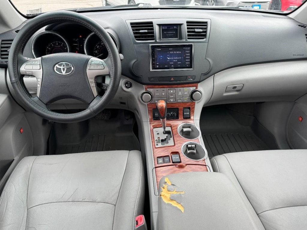 Used 2010 Toyota Highlander Limited w/ Extra Value Pkg 7 AWD/4WD image 13