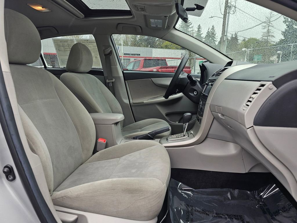 Used 2013 Toyota Corolla LE w/ Premium Pkg FWD image 12