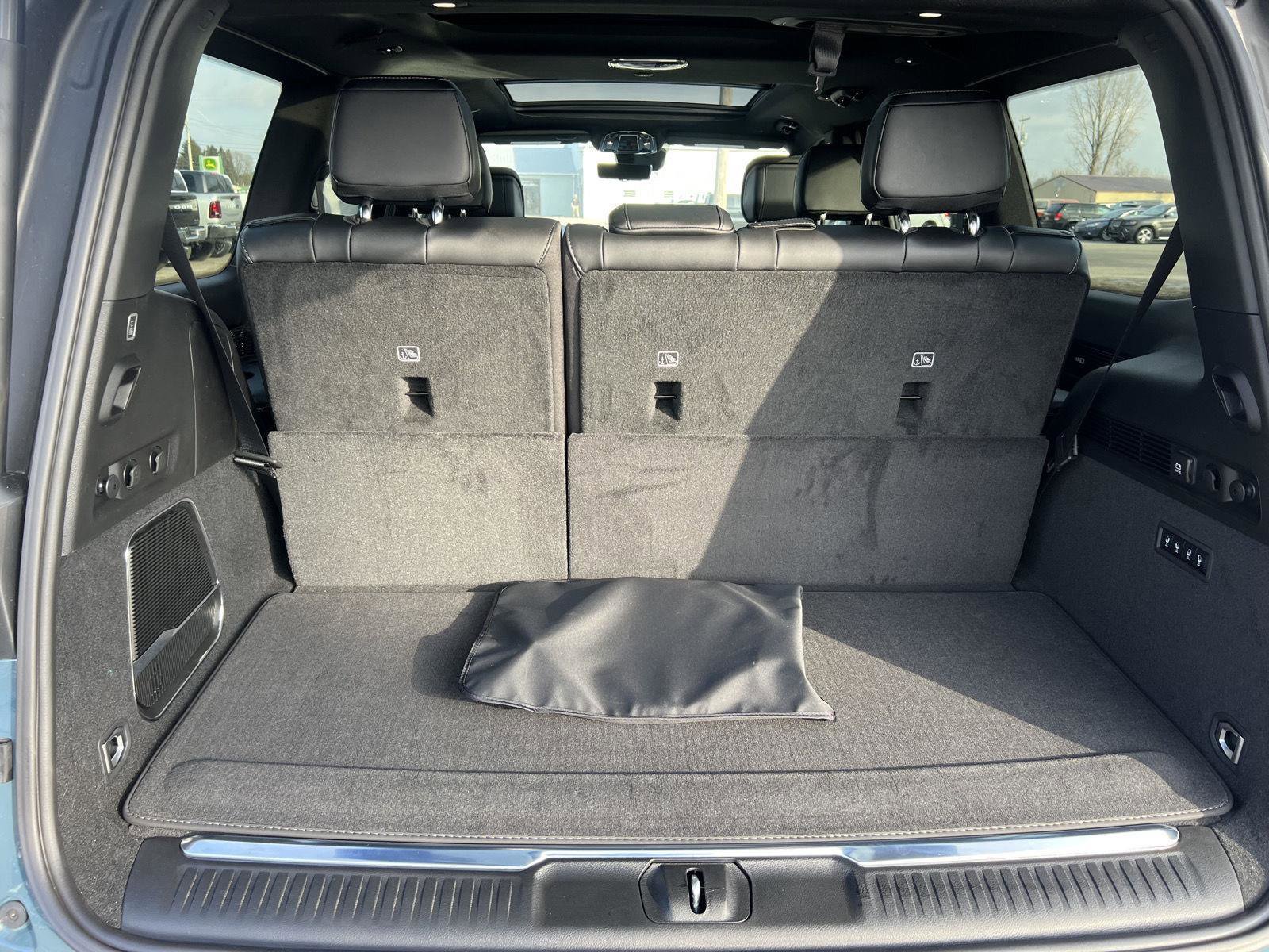 New 2026 Jeep Grand Wagoneer Summit image 38