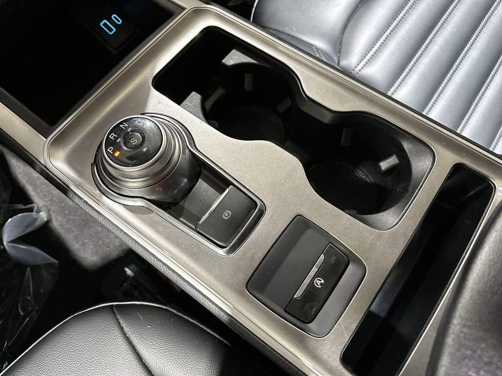 Used 2024 Ford Edge SEL image 19