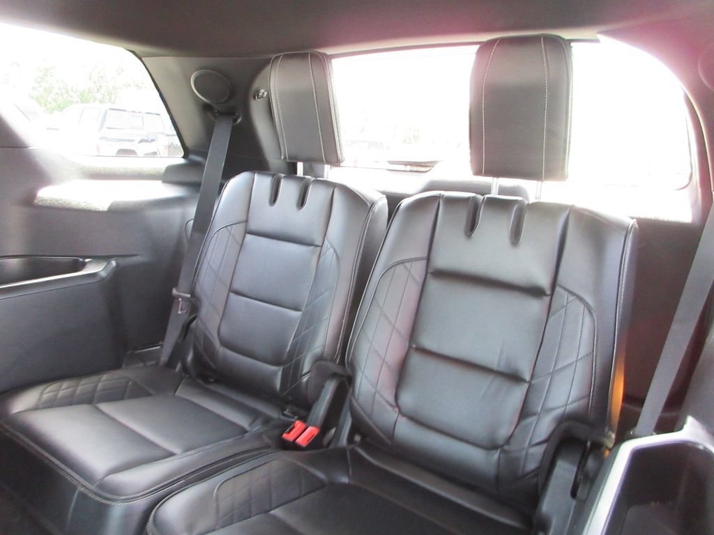 Used 2018 Ford Explorer Platinum AWD/4WD image 24