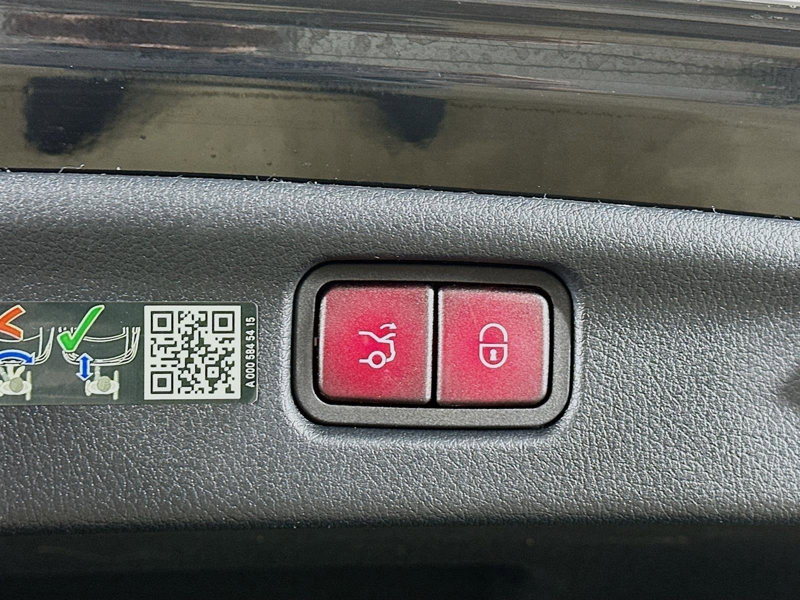 Certified 2024 Mercedes-Benz C 300 4MATIC Sedan image 35