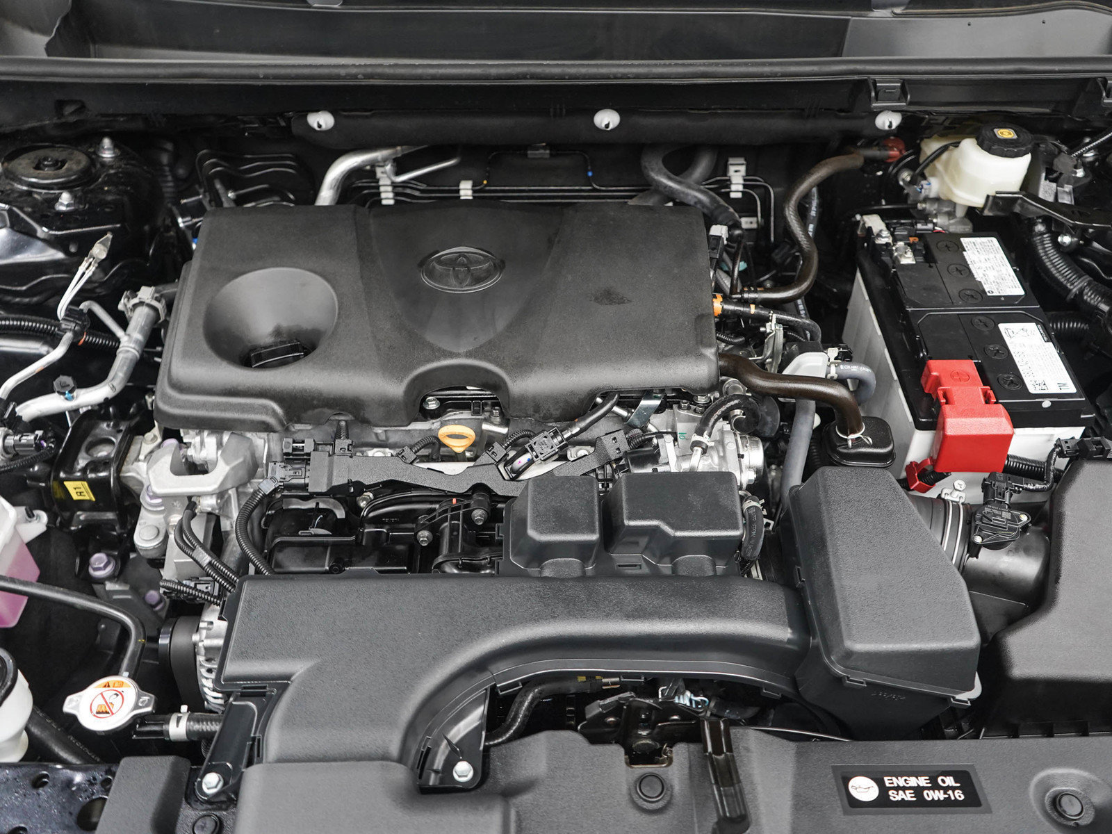 Used 2025 Toyota RAV4 LE FWD image 28