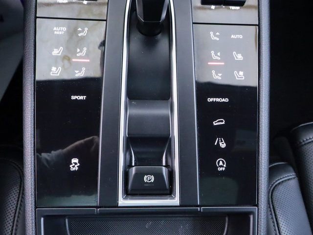 New 2024 Porsche Macan image 30