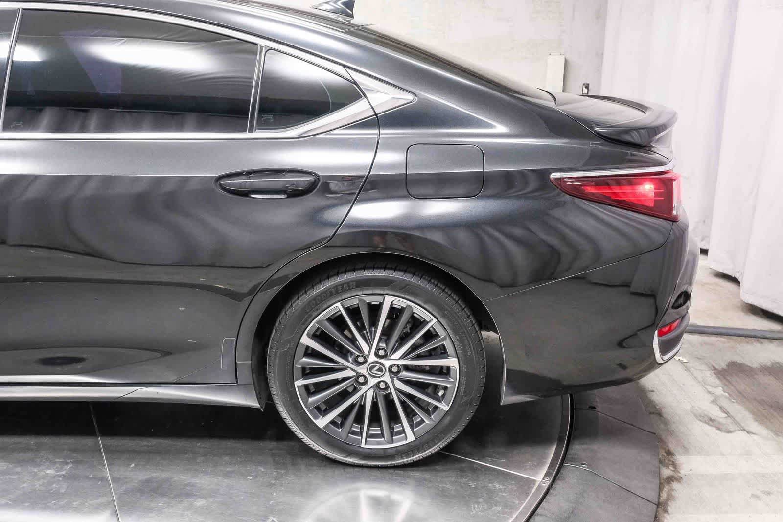 Used 2021 Lexus ES 300h w/ Premium Package FWD image 9