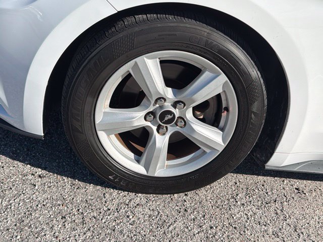 Used 2016 Ford Mustang Convertible RWD image 7
