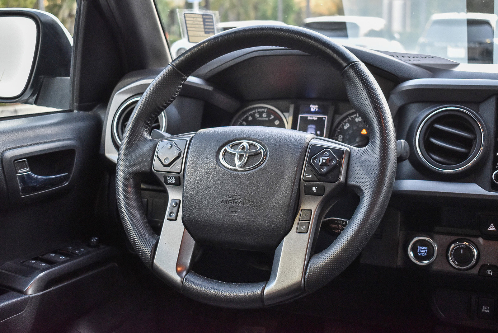 Used 2023 Toyota Tacoma TRD Off-Road image 16