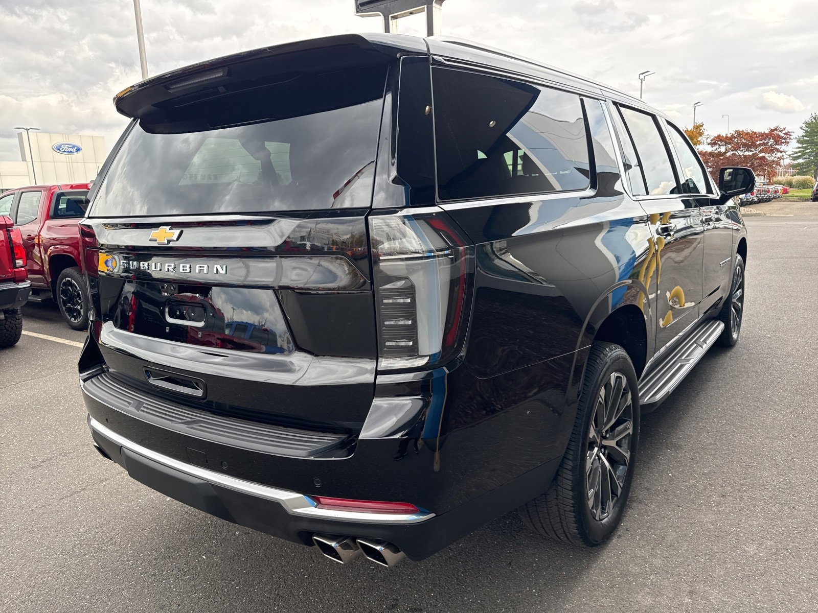 New 2025 Chevrolet Suburban High Country image 6